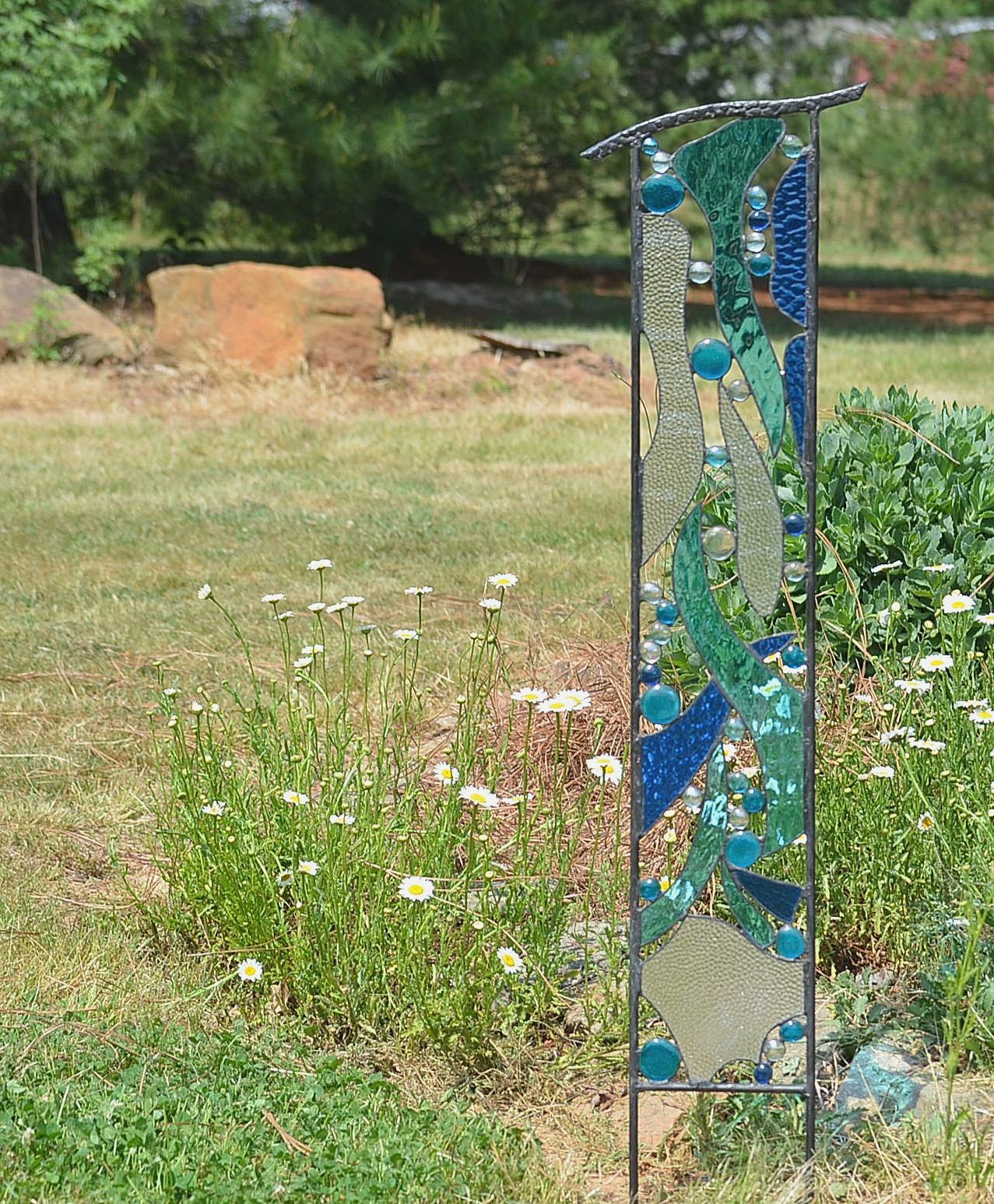 Stained Glass Garden Decoration Glass Lawn Art. &quot;Tall Bubbling Spring&quot;